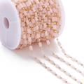 Detalle macro de cuentas cilíndricas rosas y cuentas doradas en rollo para joyería DIY - Estilo de Cuenta de Piedra Rectangular / 1 Metro / Rosa Claro (Cadena Dorada)