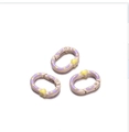 Anneau ressort ovale beige avec points mauves et motif cœur jaune pour porte-clés - Style Kaki Peint à la Main