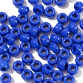 Macro-opname van koningsblauwe acryl kralen met groot gat voor DIY sieraden maken - 100 Stuks/Verpakking (6x9mm) / Donkerblauw