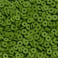 Vue macro de perles Heishi plates 6mm en argile polymère vert olive pour bijoux - 350 Pcs/Paquet (6mm/2mm Trou) / Vert clair