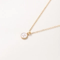 Collier minimaliste de 52cm en or avec un pendentif rond lettre X en émail blanc - Lettre X