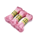 Drie bundels roze 2,5mm Chinees knoopkoord met zijdeachtige textuur en papieren labels - Nr. 5 Koord / Roze