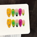 Faux ongles faits main avec fleurs en émail coloré et motifs de strass floraux 3D - XS / Amande Moyenne