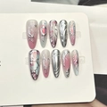 Détail des faux ongles faits main dégradé rose et bleu avec art en relief 3D argenté - Style Relief Argent Dégradé Rose Bleu Y2K (F561)