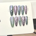 Faux ongles caméléon vert et violet avec gaufrage 3D effet métal liquide argenté - Style Relief Argent Dégradé Vert Violet (F568)