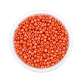 Vista dall'alto di perline di vetro arancioni da 2mm in contenitore per creazione gioielli - Arancione