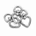 Set mit fünf silbernen herzförmigen Karabinerverschlüssen aus Metall für Schmuck - 44.5*27*20mm/5 Stück/51g / Rhodium