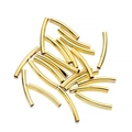 Detailansicht der polierten goldenen gebogenen Nudel-Abstandshalter für DIY-Schmuck - 2*20mm (100 Stück/Packung) / Gold