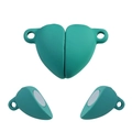 Detail van hartvormige magneetsluiting in muntgroen voor DIY armbanden en sieraden - 5 Stuks / Teal