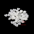 Dettaglio macro di perline a fiore in ABS da 9,2mm con foro da 1,5mm per bijoux fai-da-te - Fiore a tre petali (9.2mm) / 20 Pezzi/Confezione