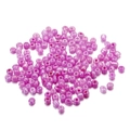 Gros plan de perles de rocaille en verre magenta translucide 4mm pour bijoux DIY - 300 Pièces/Paquet / Rose rouge