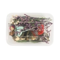 Détail macro de fleurs séchées violettes et de pommes de pin dans une boîte de loisirs créatifs - 1 boîte / Style Naturel (Fleurs Fruits Pin)