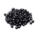 Schwarze runde Acrylperle mit weißem Buchstaben V für DIY Schmuck und Bastelarbeiten - Black Round White Letter V / 100er Pack