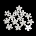 Perle a fiore bianche in resina effetto perla con foro centrale per gioielli fai da te - Fiore a cinque petali (Lucido) / 20 Pezzi/Confezione