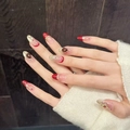 Uñas postizas burdeos esmaltadas con gemas de lujo y relieve floral dorado elegante - XS / Rojo Vino (Ovalado Medio)