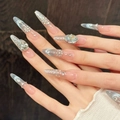 Unghie finte a mandorla lunghe fatte a mano con strass di lusso e glitter argento - XS / Stiletto Sottile (721)