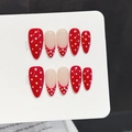 Rote und weiße Polka-Dot-Kunstnägel in Mandelform auf weißer Präsentationskarte - Extra Klein (XS) / 321-Mittlere Mandel
