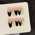 Lange amandel kunstnagels met French tips, zwarte stippen en 3D-bloemen met parels - Extra Klein (XS) / Lang Ovaal (W443)