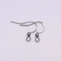 Primer plano de ganchos de pendientes de acero inoxidable para la creación de joyas DIY - Gancho de Oreja con Cuenta y Lazo (Estilo 8) / 50 Piezas / Acero inoxidable original