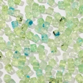 Primer plano de cuentas acrílicas cuadradas verdes con veteado azul para joyería DIY - Juego de 20 Piezas / Verde