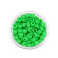Detailansicht neongrüner Acrylperlen mit großem Loch in Aufbewahrungsbox für DIY-Schmuck - 100 Stück/Packung (8,3x5,8 mm) / Hellgrün