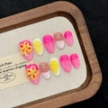 Uñas postizas almendra rosa con flores 3D, textura de concha y detalles de perlas - XS / Flores 3D Rosas (Almendra Corta)
