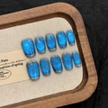 Uñas postizas azul ojo de gato con bordes plateados y gotas de agua en relieve 3D - XS / Ojo de Gato Burbujas de Mar