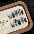 Unghie finte gotiche per Halloween con fantasmi e ragnatele dipinti a mano - XS / Stile Halloween Oscuro Dipinto a Mano (3033-Forma a Bara Lunga)