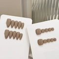 Set unghie finta mocha nude minimalista per dita e piedi con finitura lucida - XS / Forma a mandorla