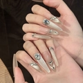 Luxuriöse Champagner-Cat-Eye Stiletto Kunstnägel mit glitzernden Strasssteinen und Herzjuwelen - XS / Dünner Stiletto-Stil