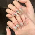 Uñas press-on artesanales champagne cat-eye con pedrería 3D y dijes de mariposa - XS / Estilo Coffin Medio (2745)