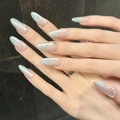 Unghie finte occhio di gatto blu con sfumatura glitter e strass su forma ovale lunga - XS / Ovale medio