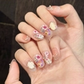 Uñas postizas blush cat-eye con diseños florales, microperlas y diamantes brillantes - XS / Ovalada corta (2156)