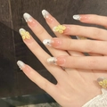 Unghie finte cat-eye scintillanti con fiori 3D gialli e sfumatura argento glitter - XS / Stile Floreale Occhio di Gatto Sfumato Rosa Argento
