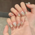 Uñas postizas con degradado rosa y azul con flores 3D y detalles de perlas finas - XS / 2891-Nuevo Cuadrado Chino