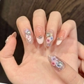Französische Kunstnägel mit 3D-Blumenschnitzereien und rosa Glitzerakzenten - XS / Mittlerer Ovaler Stil (2962)