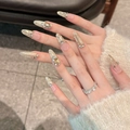 Uñas postizas cat-eye con degradado oro champán y pedrería en forma de almendra - Extra Pequeño (XS) / Óvalo Largo