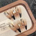 Unghie finte Coffin fatte a mano con sfumatura glitter oro, decori floreali e cristalli squadrati - Extra Piccolo (XS) / Sfumatura Nero Oro (2663 Stiletto)