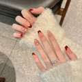 Unghie finte rosse eleganti con glitter dorati, pois e motivi a quadri francesi - Grande (L) / Bara Corta