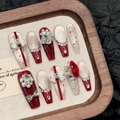 Uñas postizas ojo de gato borgoña con lazos 3D blancos, perlas y cristales de forma ataúd - XS / Estilo Lazo Strass Ojo de Gato Rojo Blanco