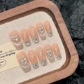 Handgemaakte cat-eye kunstnagels met vlinderbedels en glitterende diamantverloop - Extra Klein (XS)