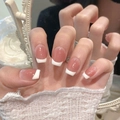 Unghie finte French ombre classiche in rosa nude crema con punte bianche, forma quadra - XS / 122-Trapezio Extra Corto