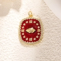 Nahaufnahme von Anhänger mit roter Emaille, bösem Auge, Vergoldung und Zirkoniasteinen - Vintage Roter Emaille Böser Blick Anhänger (A0738)