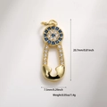 Detailansicht des Evil Eye Pin-Anhängers mit Maßen 20,7 mm Höhe und 7,5 mm Breite - Goldener Böser Blick Pin Anhänger (A0213-6)