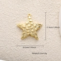Colgante de estrella de mar dorada con textura de cuentas y medidas de 27,4mm de alto - Estilo Estrella de Mar Relieve Oro (A0786)