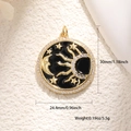 Détail d'un pendentif lune soleil 30mm en émail noir avec incrustation de zircon - Pendentif Rond Émail Noir Soleil Lune Étoile Strass (A0757)