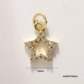Detail eines 10mm vergoldeten Sternanhängers mit Zirkonia-Inlay und 0,6g Gewicht - 10mm / Mikro Pavé Zirkon Kleiner Stern (848 Kleiner Stern)