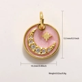 Detailansicht 18k Gold Mond-Stern-Anhänger Maße mit rosa Emaille und Zirkonia - 13.1mmx10.2mm / Rosa Stern Mond Runde Platte (848 Emaille Rosa Mond)