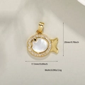 Pendentif poisson doré avec nacre blanche, 20mm x 17,5mm, poids 2,6g gros plan - Poisson de Mer Nacre Blanche (A0152-5)