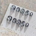 Uñas artesanales degradado negro con pedrería 3D y colgantes de mariposa - Extra Pequeño (XS) / 1870 Stiletto Largo (Mariposa Degradado Negro Plata)